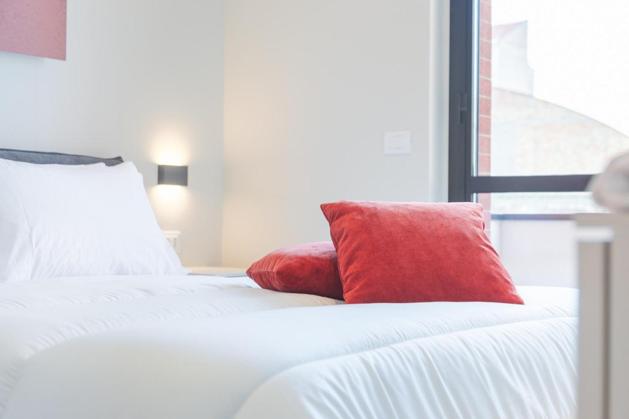 C8 Apartments Асти Екстериор снимка