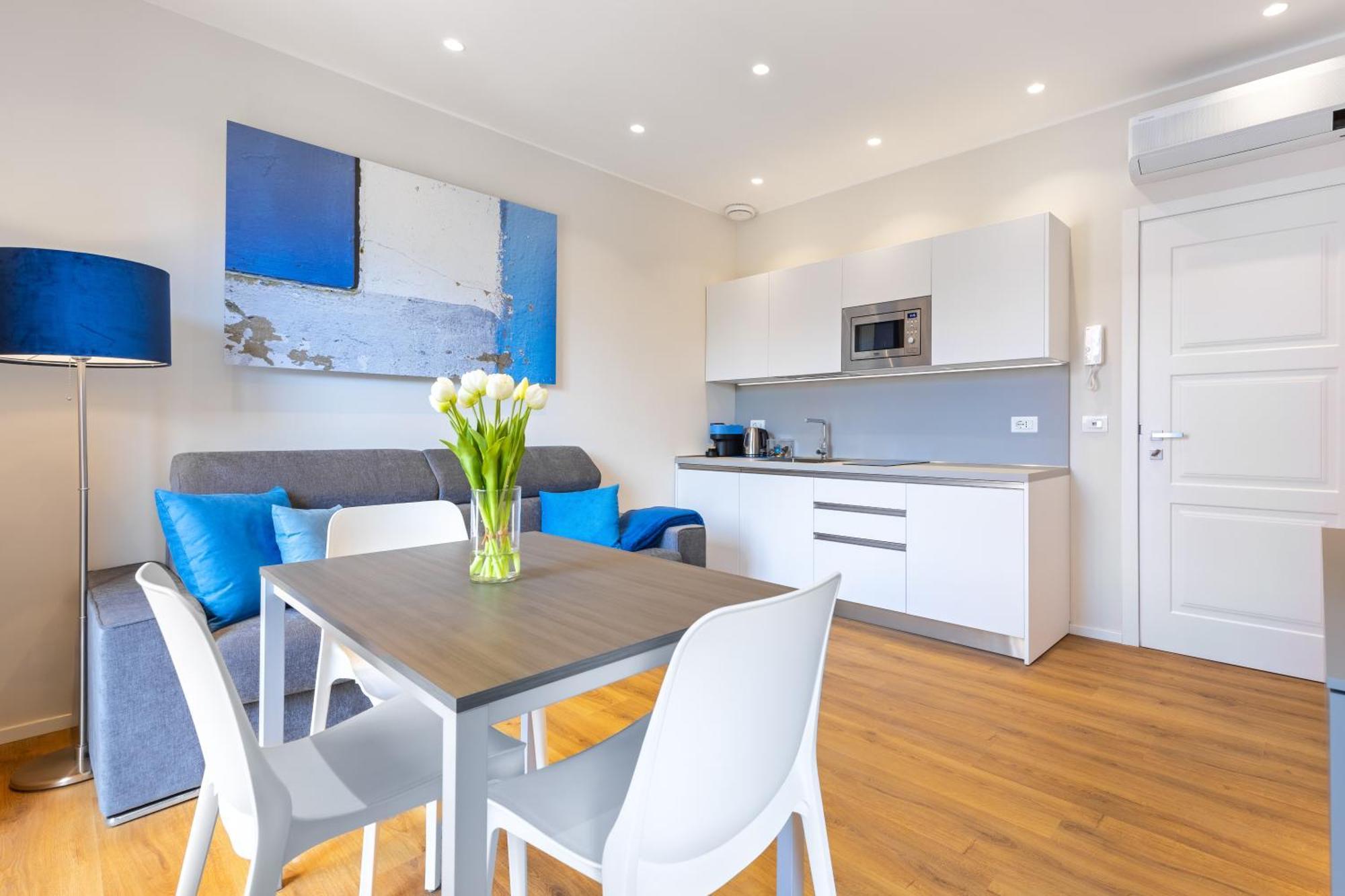 C8 Apartments Асти Екстериор снимка