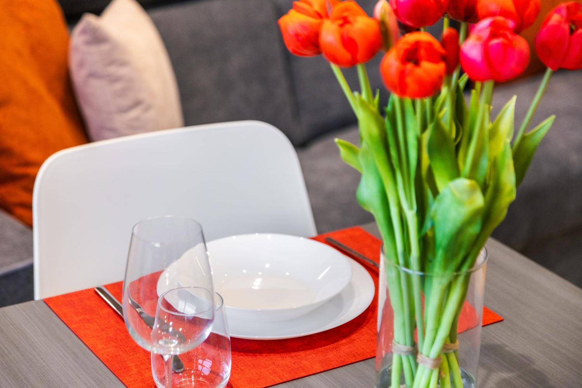 C8 Apartments Асти Екстериор снимка